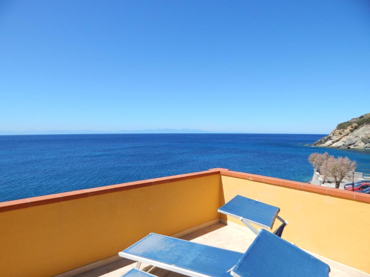 Appartamenti - Villa Mare Pomonte Buitenkant foto