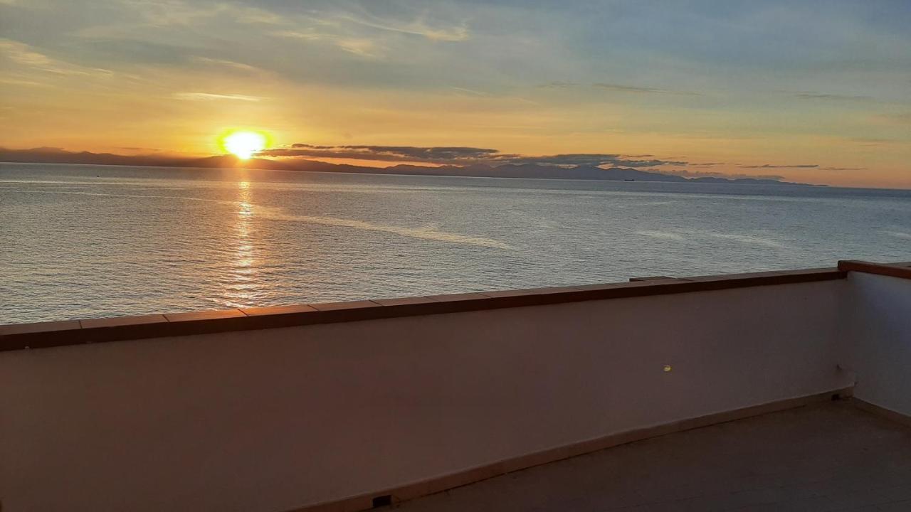 Appartamenti - Villa Mare Pomonte Buitenkant foto